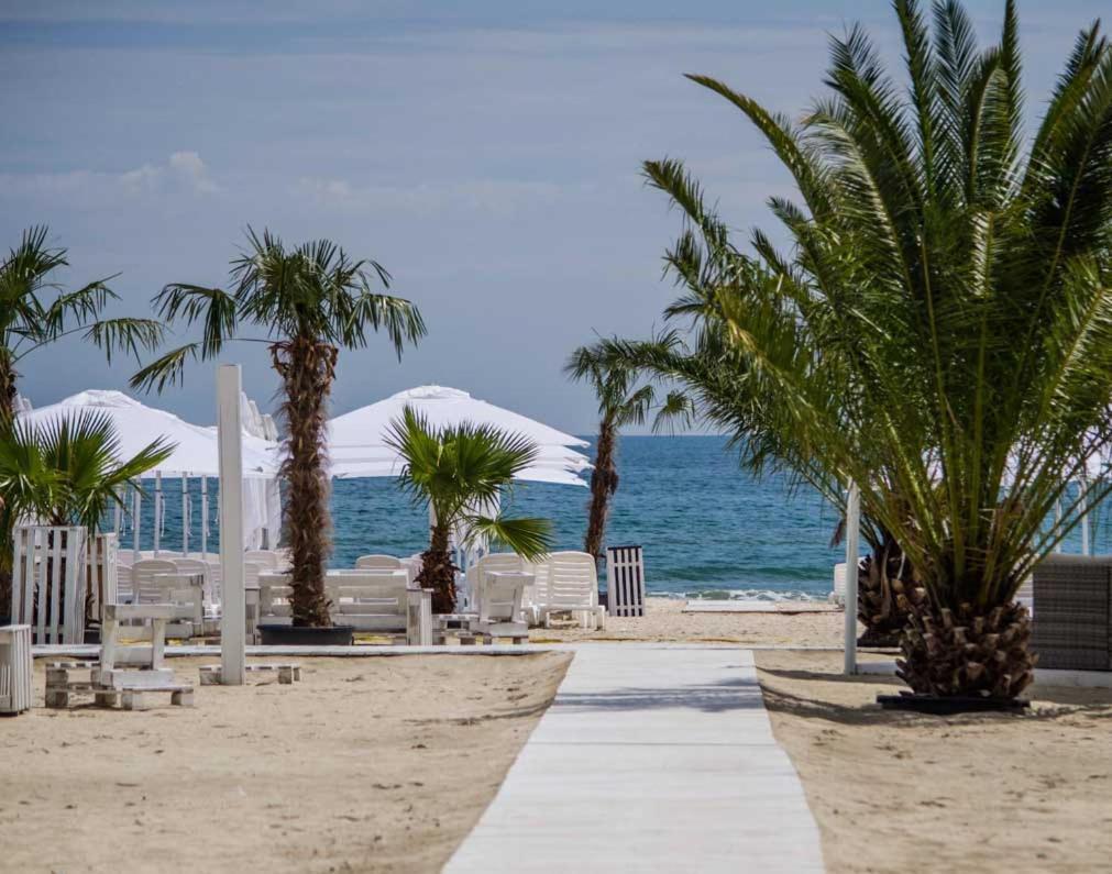 Emi Apartment Mamaia Năvodari Exteriör bild
